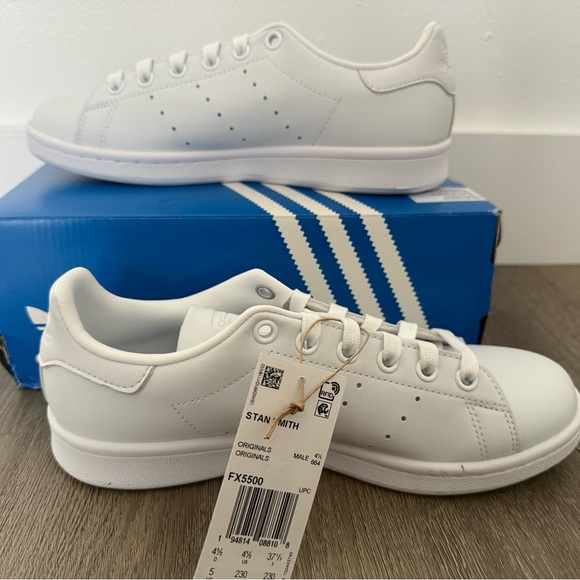 Adidas Kids' Stan Smith Size 5 White-  NEW - Picture 1 of 5